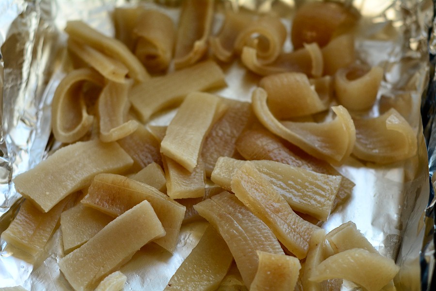 cut-boiled-skin-into-slices.jpg